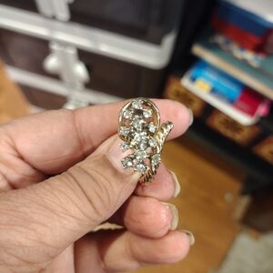 Elegant Gold and Silver Women's Ring